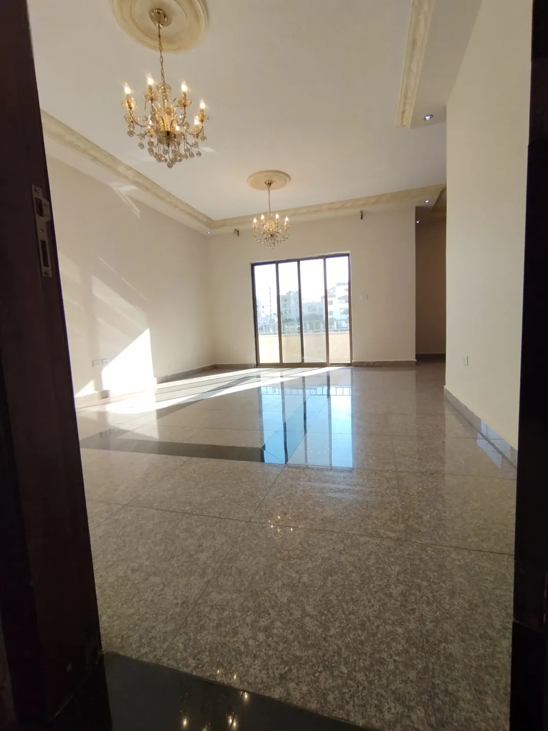 شقة مساحة 170 متر