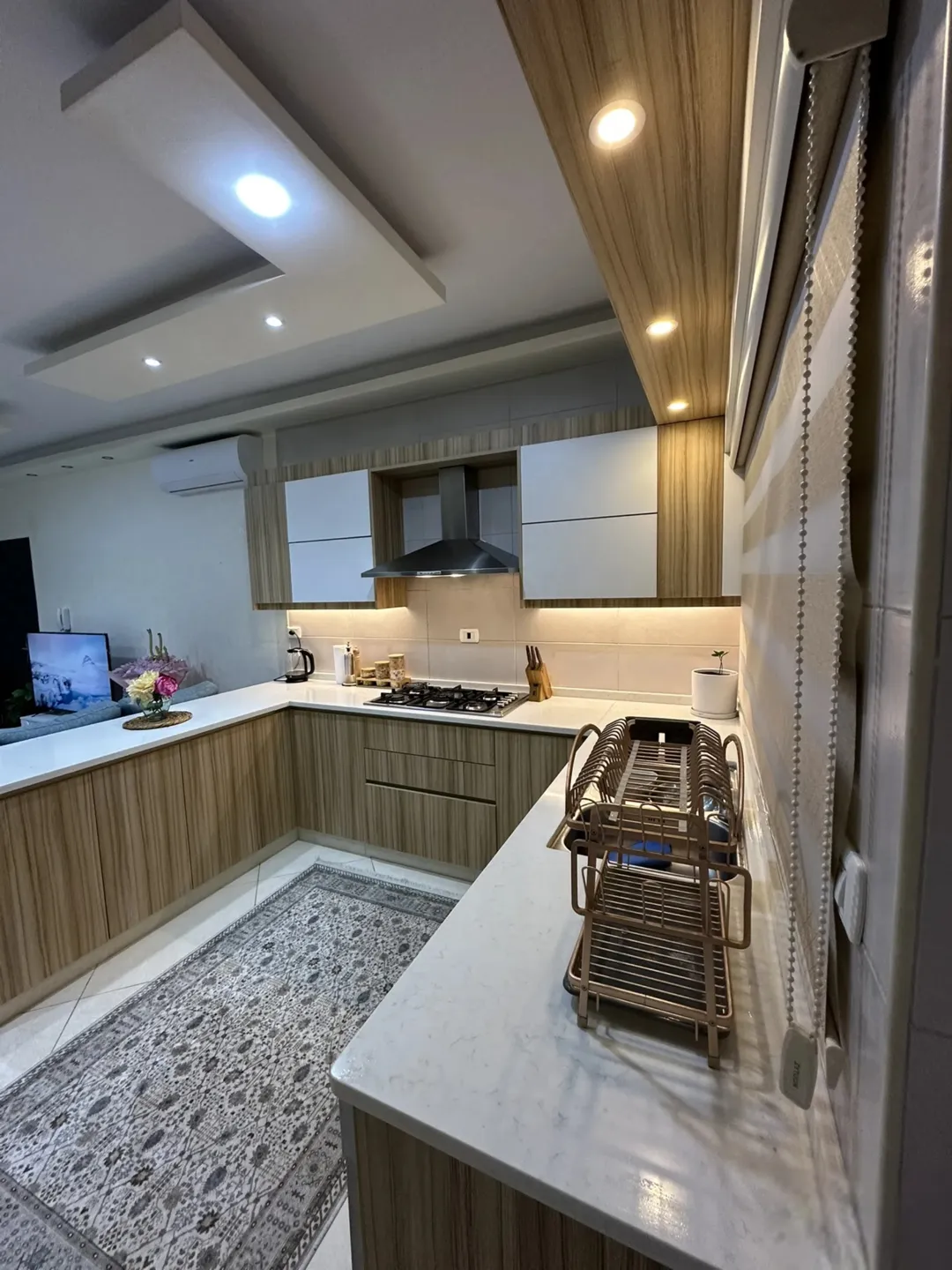 شقة فاخرة للبيع في الجبيهة بالقرب من جامع فريد الخليل