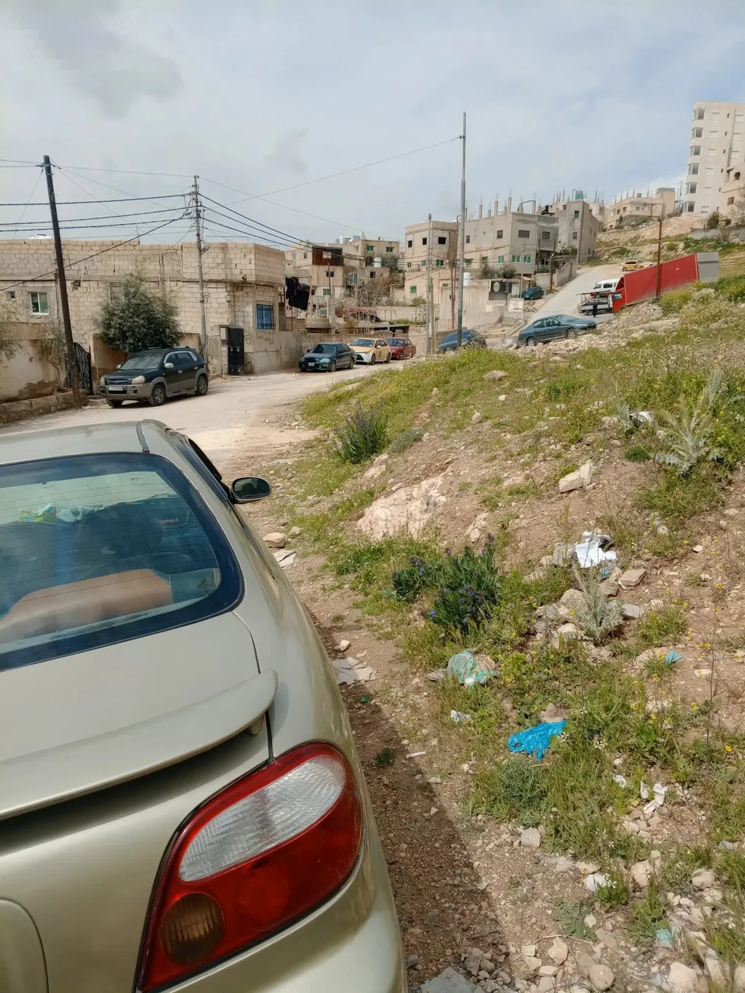 أرض سكنية مميزة للبيع في المرقب بمساحة 380 متر مربع