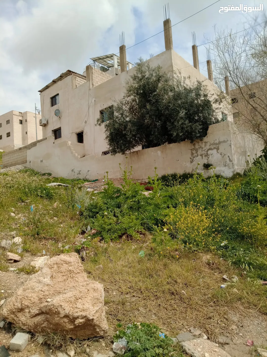 أرض سكنية مميزة للبيع في المرقب بمساحة 380 متر مربع