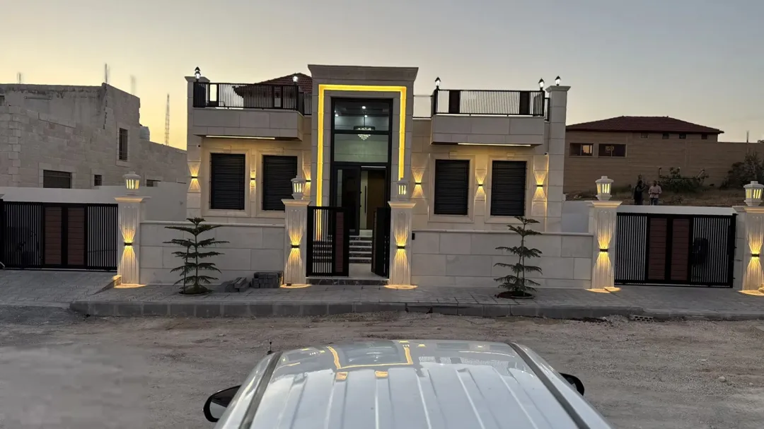 فيلا فاخرة للبيع في منطقة البيضاء