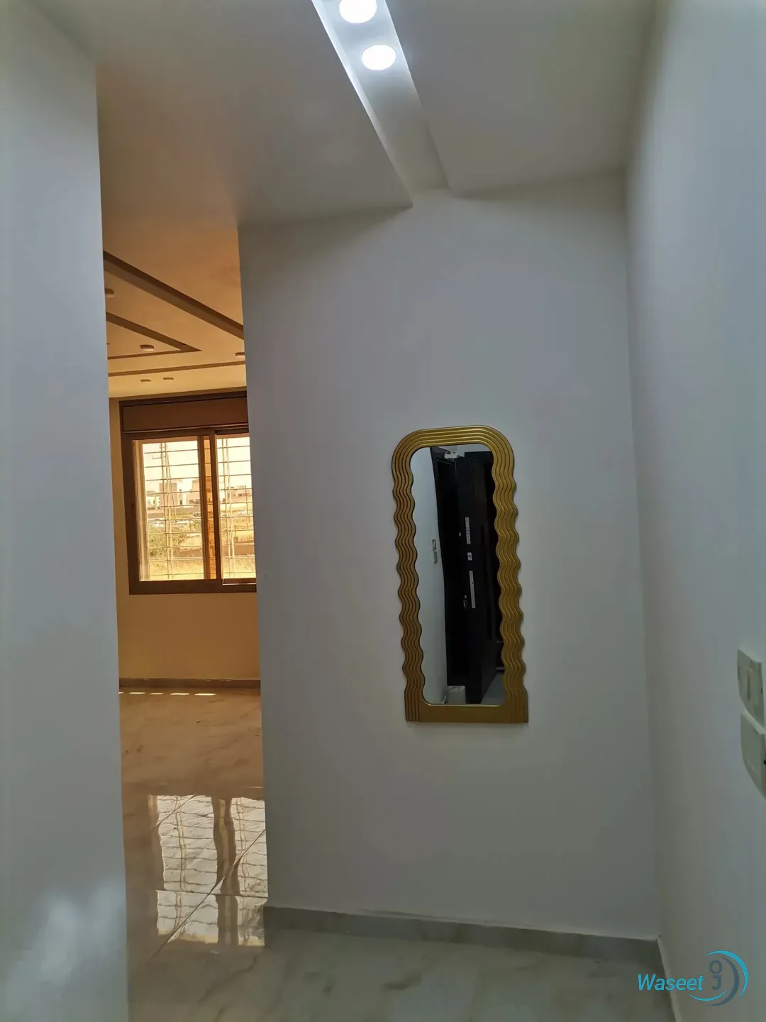 شقه ثالث فني مميزه 202م للبيع شرق اربد مول قراند مقابل بيت البن البرازيلي