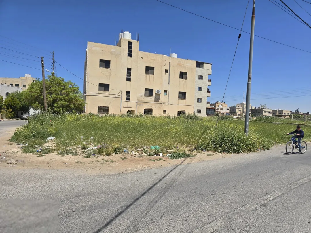 قطعة أرض سكنية مميزة للبيع في جاوا الشمالي