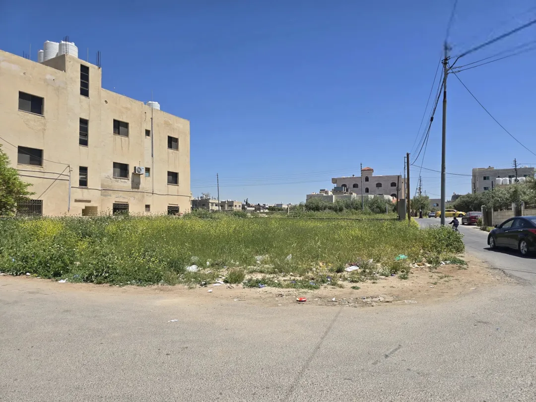قطعة أرض سكنية مميزة للبيع في جاوا الشمالي