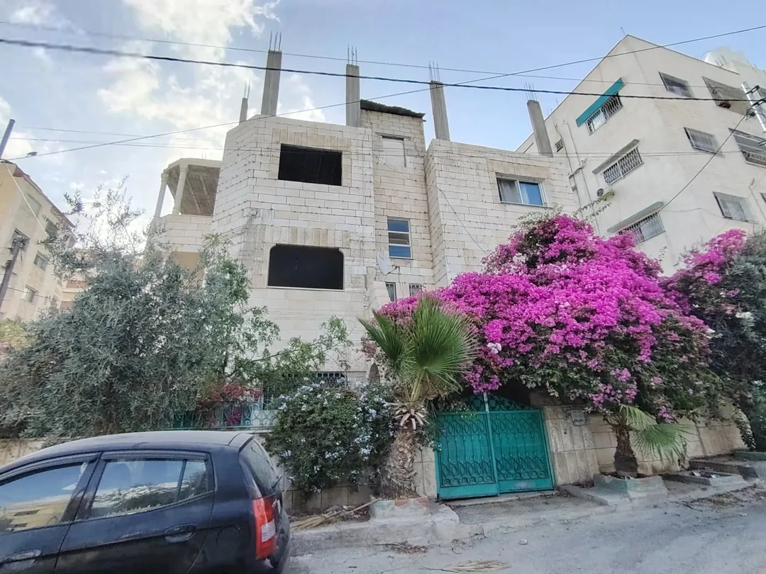 عمارة 3 طوابق للبيع