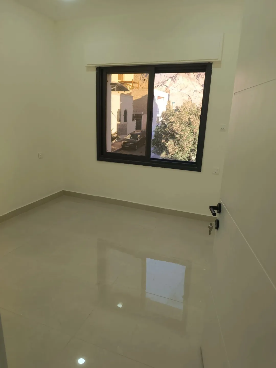 شقق فاخرة للبيع في العقبة – العاشرة السكنية