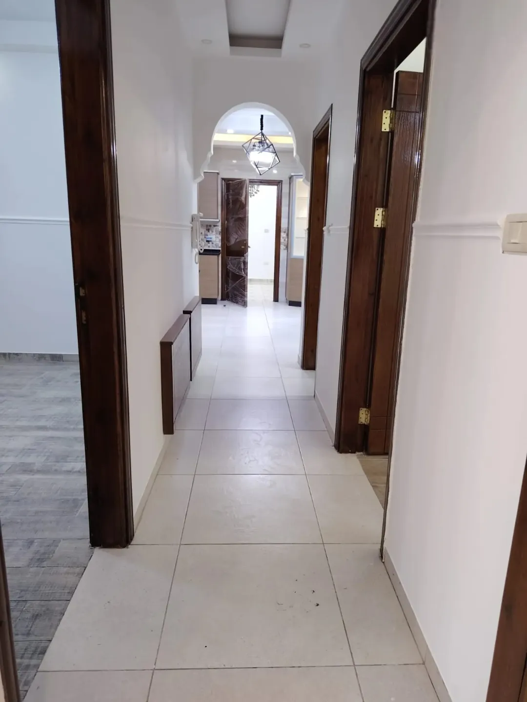 طريق المطار خلف المدارس العالميه مباشره