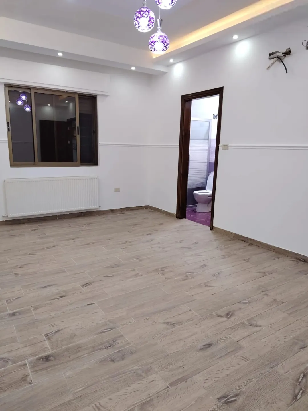 طريق المطار خلف المدارس العالميه مباشره