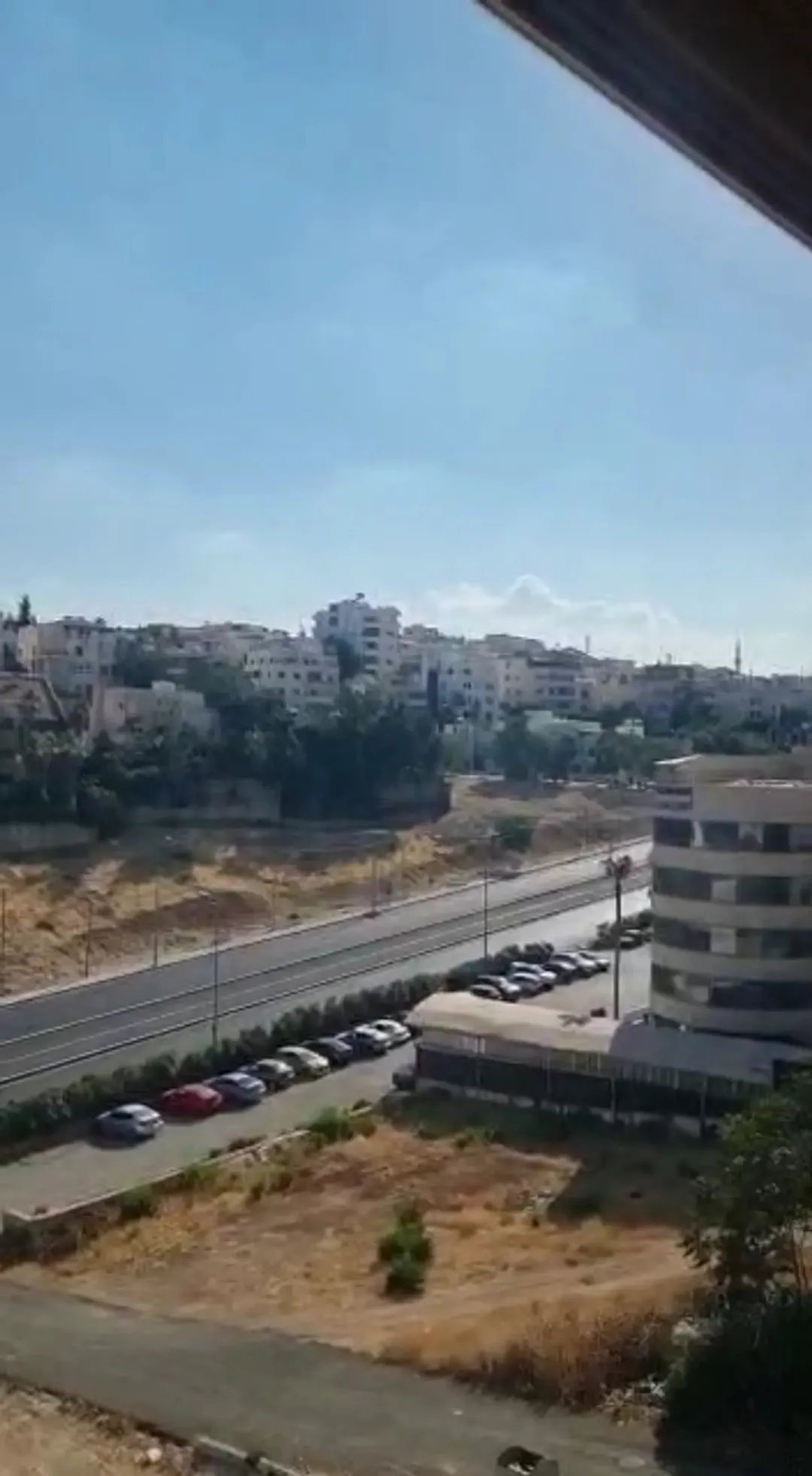 شقة مفروشة فاخرة للبيع أو للإيجار في الدوار الخامس – إطلالة على جسر عبدون