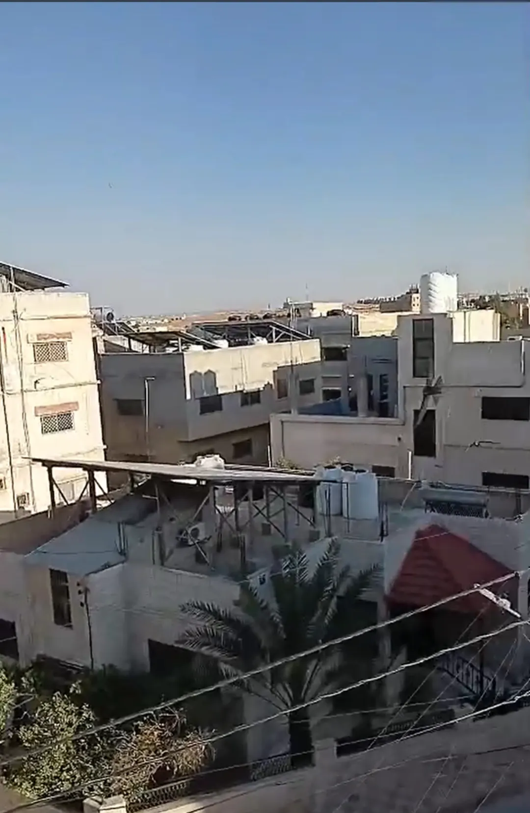 شقه للبيع في افضل مواقع الزرقاء الجديده خلف سلطة المياه مطلوب 35قابل للتفاوض للجادين
