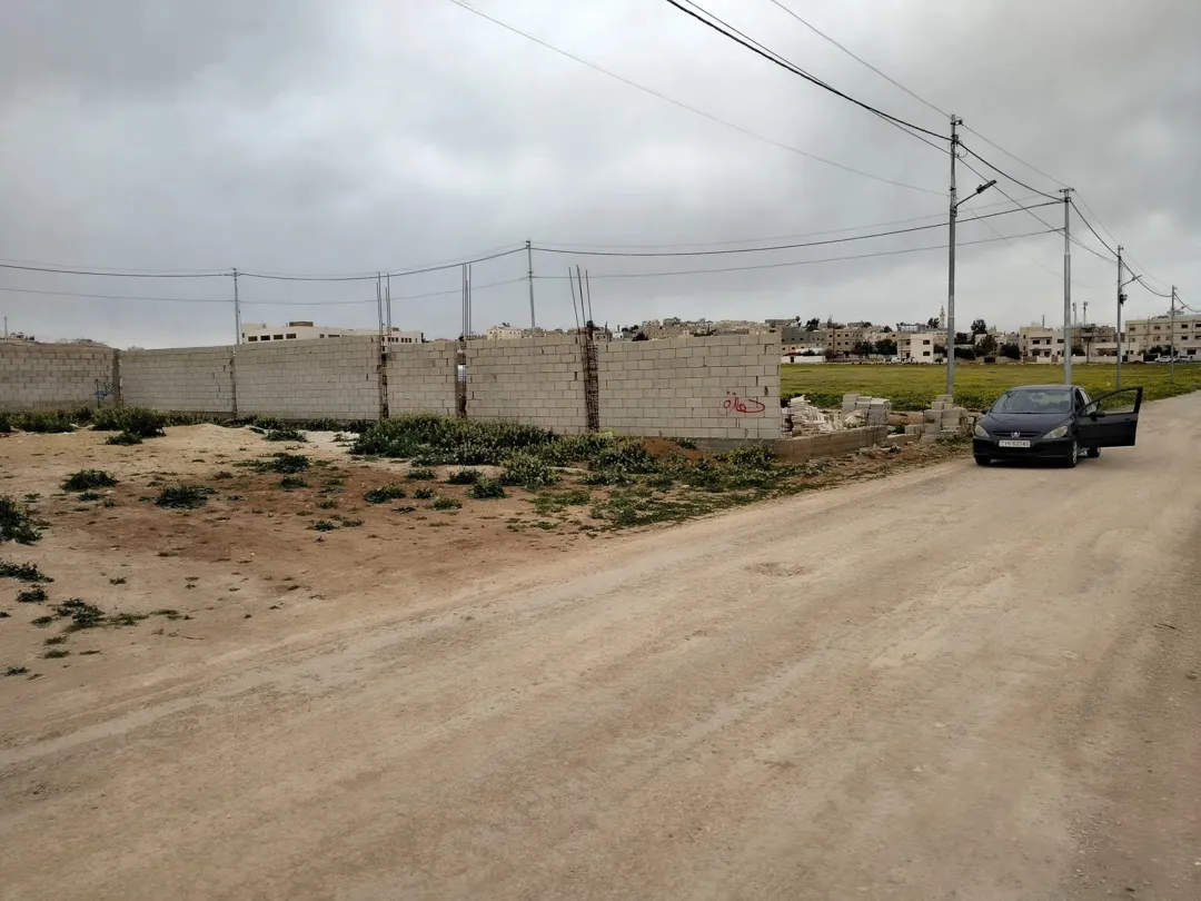 قطعة أرض سكنية للبيع في رجم الشامي – عمان