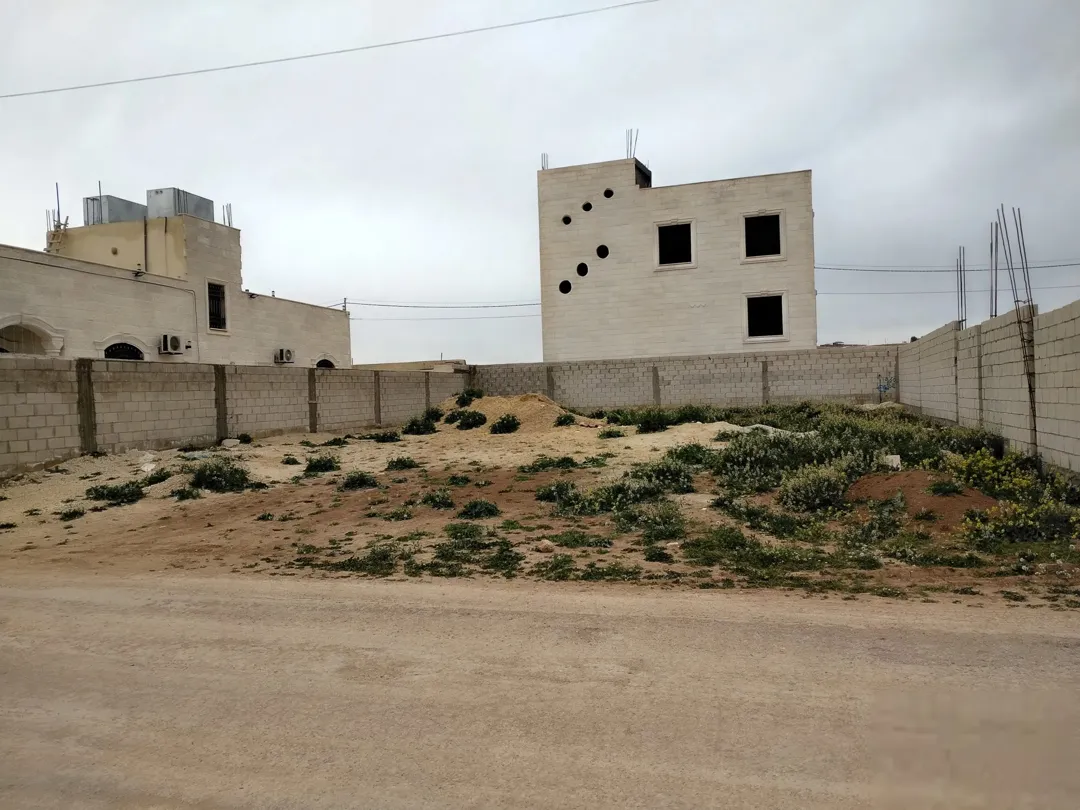 قطعة أرض سكنية للبيع في رجم الشامي – عمان