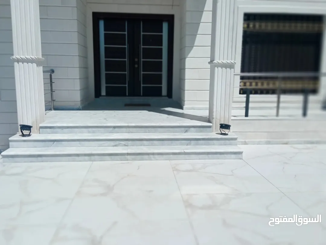 فيلا فاخرة للبيع في مرج الحمام تشطيب عالي المستوى
