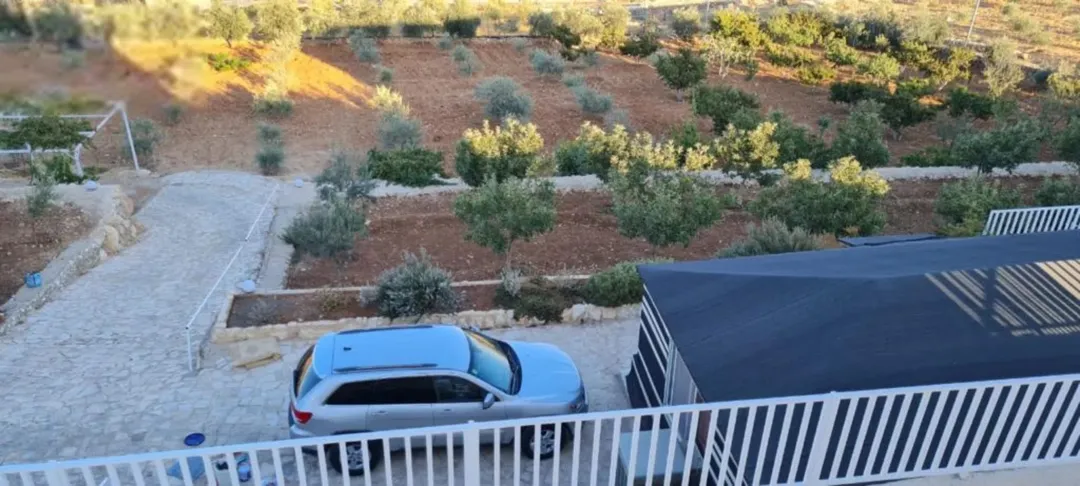 للبيع مزرعة فاخرة بإطلالة بانورامية في جرش – الأردن