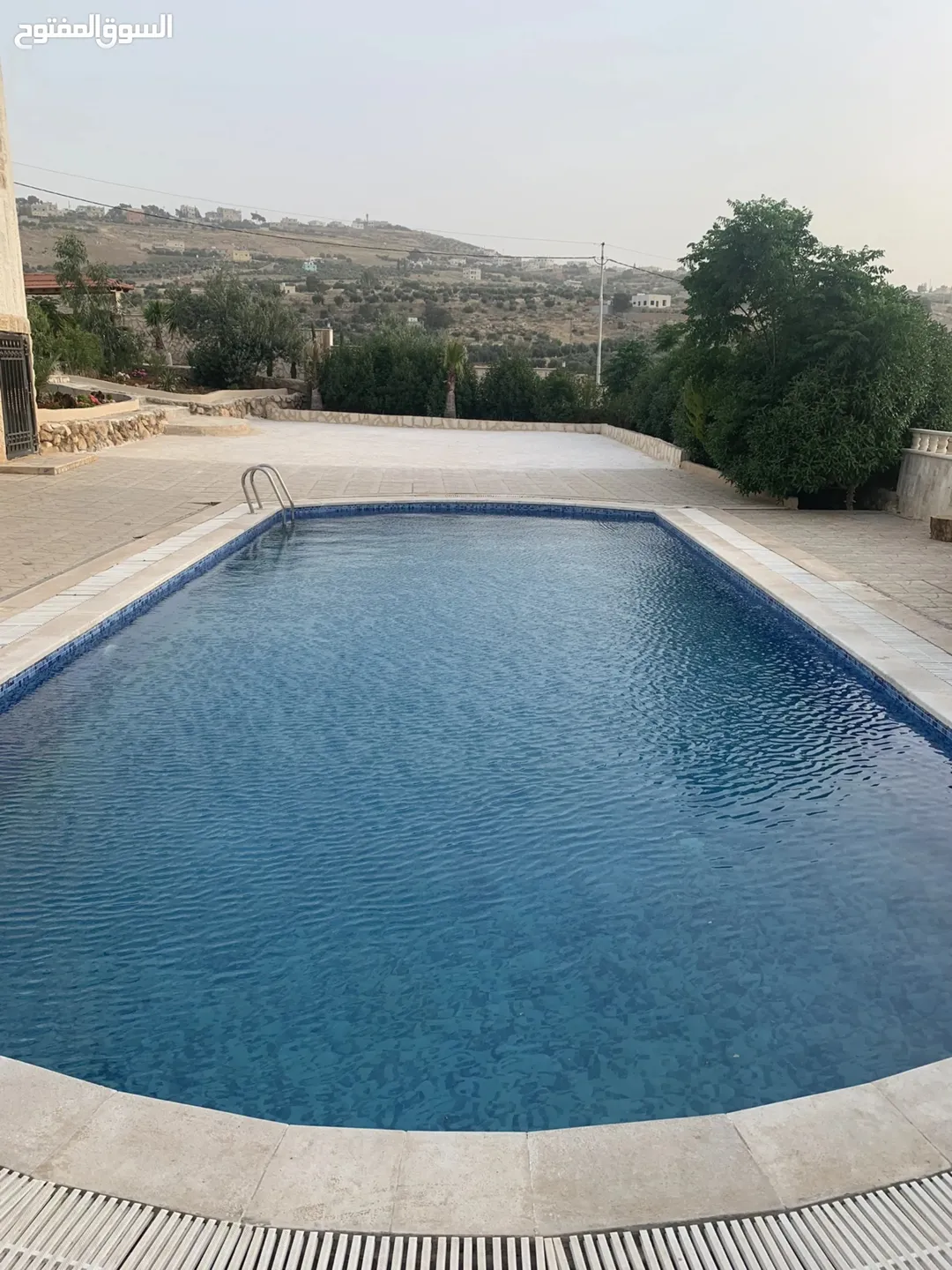 مزرعة فاخرة مع فيلا للبيع في بيرين – صروت