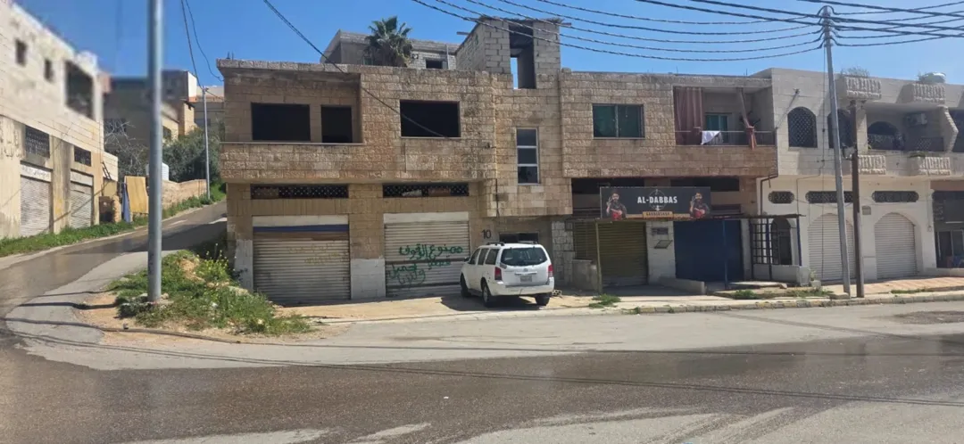 جرش الجبارات مبنيان سكني وتجاري للبيع جرش الجبارات مبنيان تجاري وسكني شقق فوق المخازن
