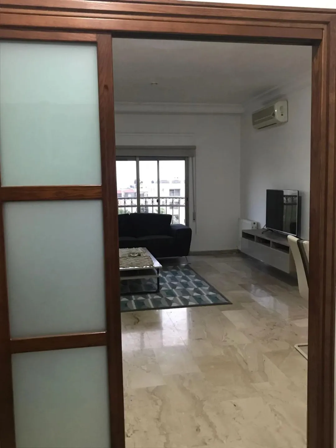 Furnished 2-bedroom apartment for annual rent — between Abdoun & Sweifieh — صورة 4