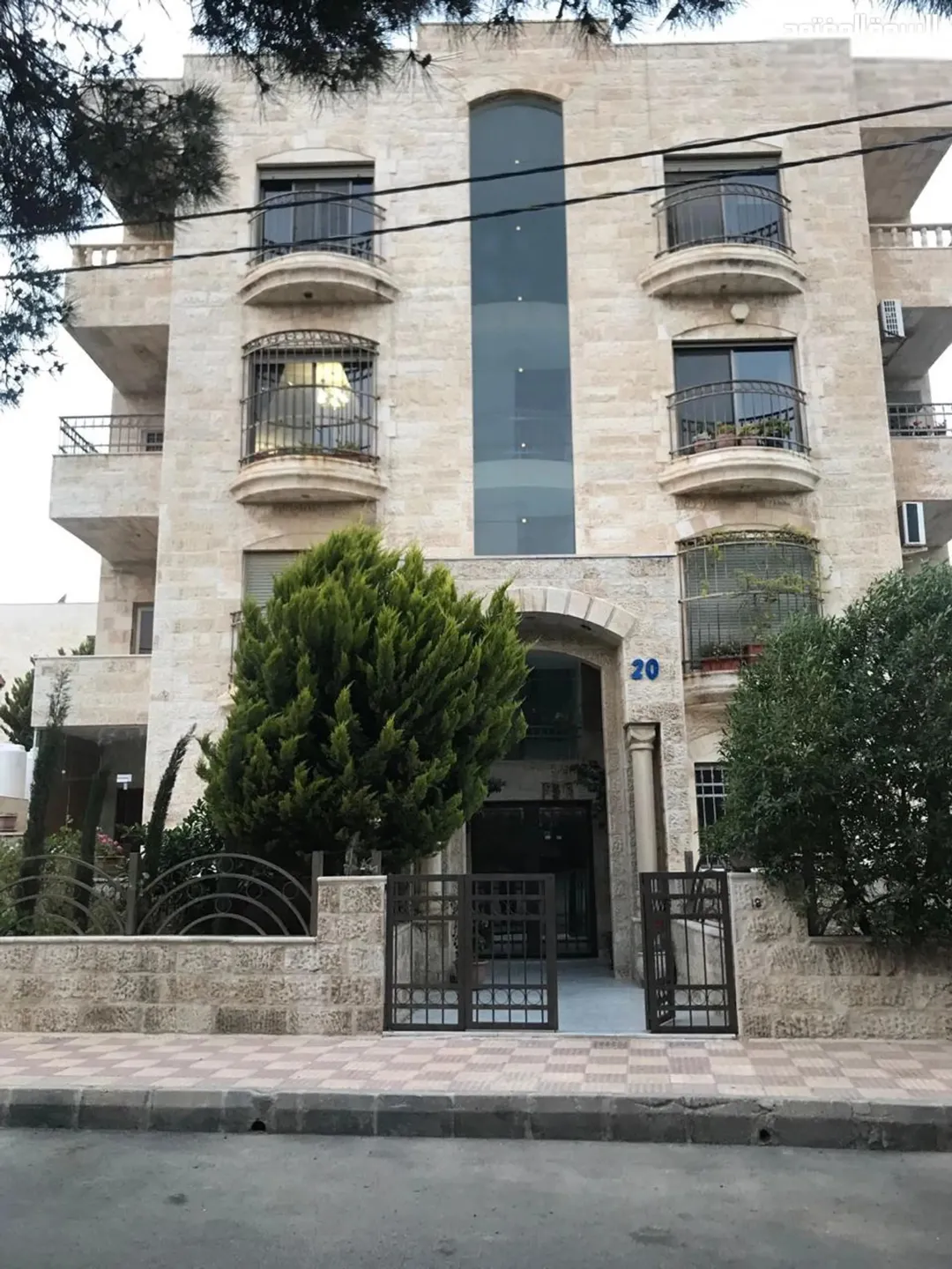 Furnished 2-bedroom apartment for annual rent — between Abdoun & Sweifieh