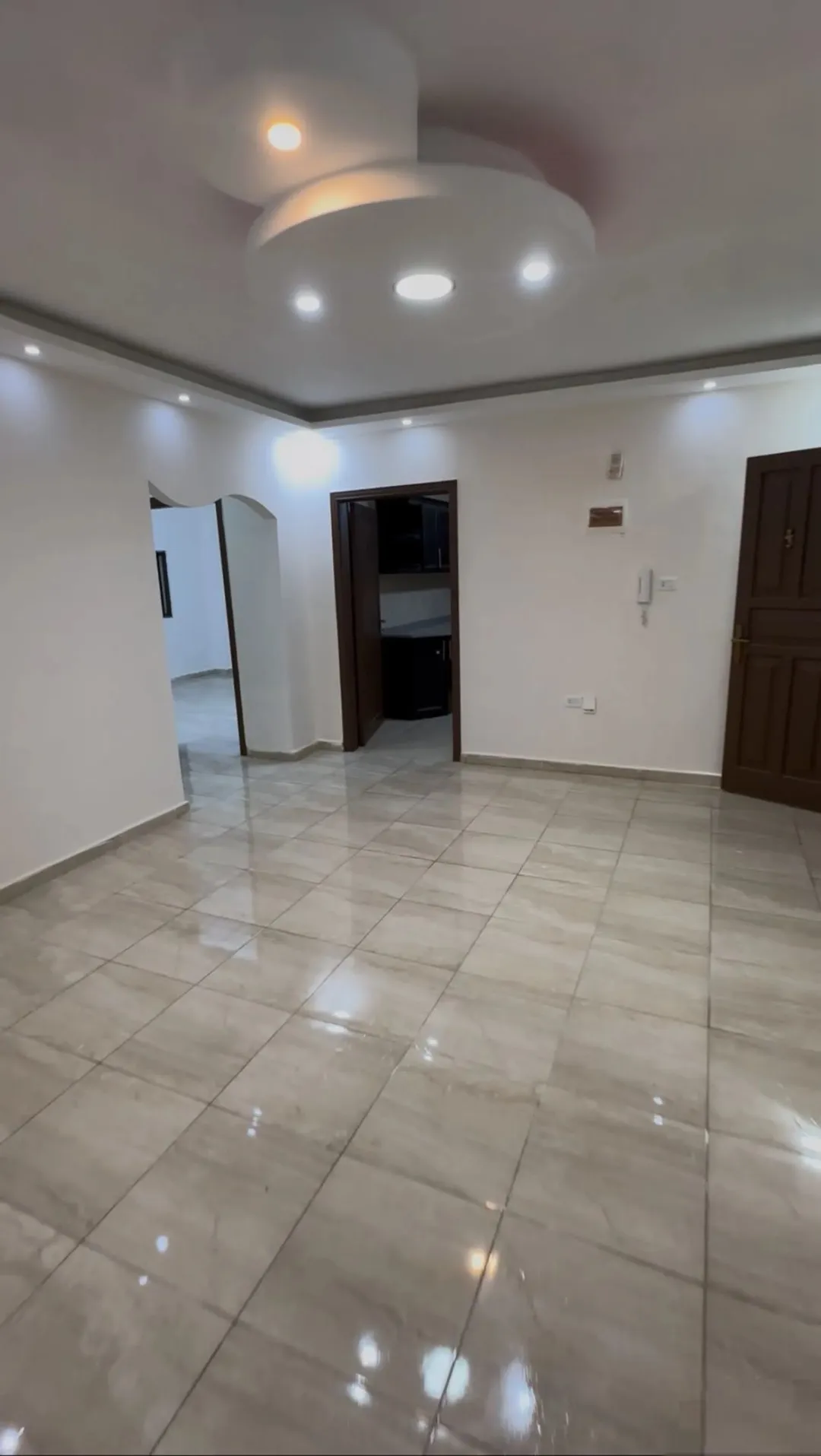شقة مميزة للبيع في جبل طارق