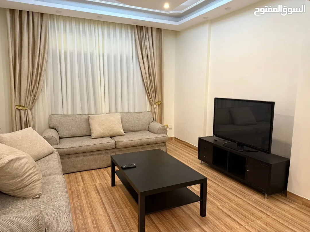 شقة مفروشة مميزة للايجار في الجبيهة، عمان – طابق أرضي سوبر ديلوكس