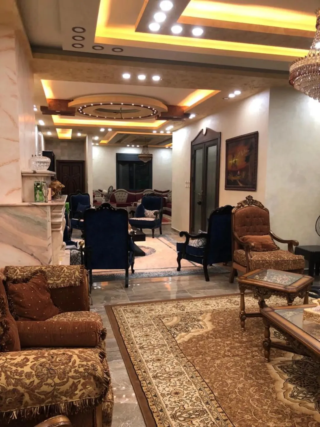 فيلا فاخرة للبيع في مادبا