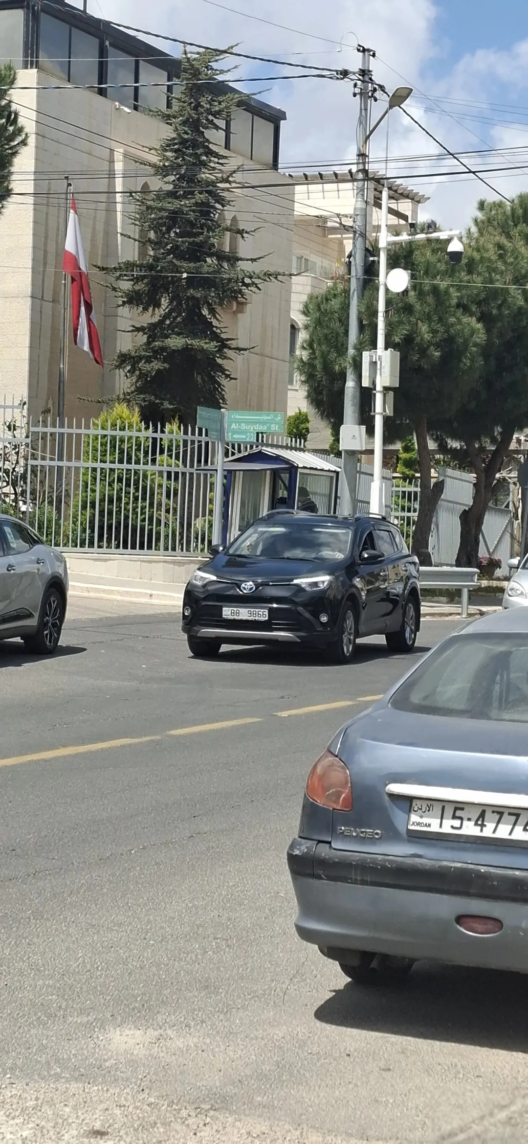 شقة استثمارية متميزة للبيع في عبدون