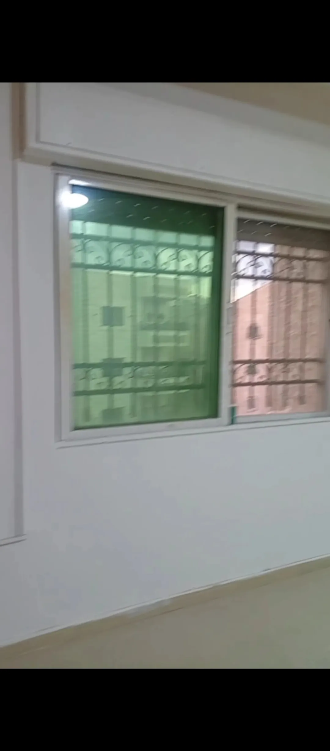 شقه للبيع بسعر مغري في اجمل مناطق في ضاحيه الاقصى بجانب جميع الخدمات 53000 .