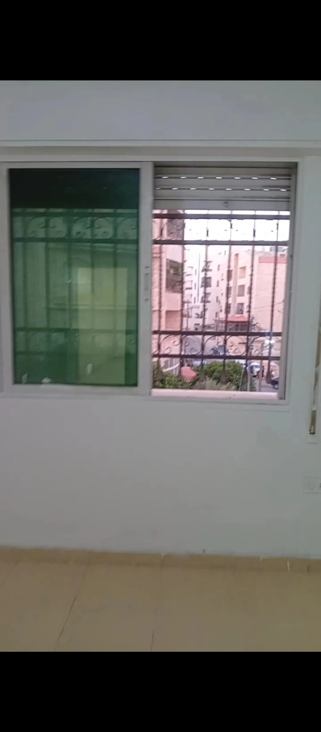 شقه للبيع بسعر مغري في اجمل مناطق في ضاحيه الاقصى بجانب جميع الخدمات 53000 .