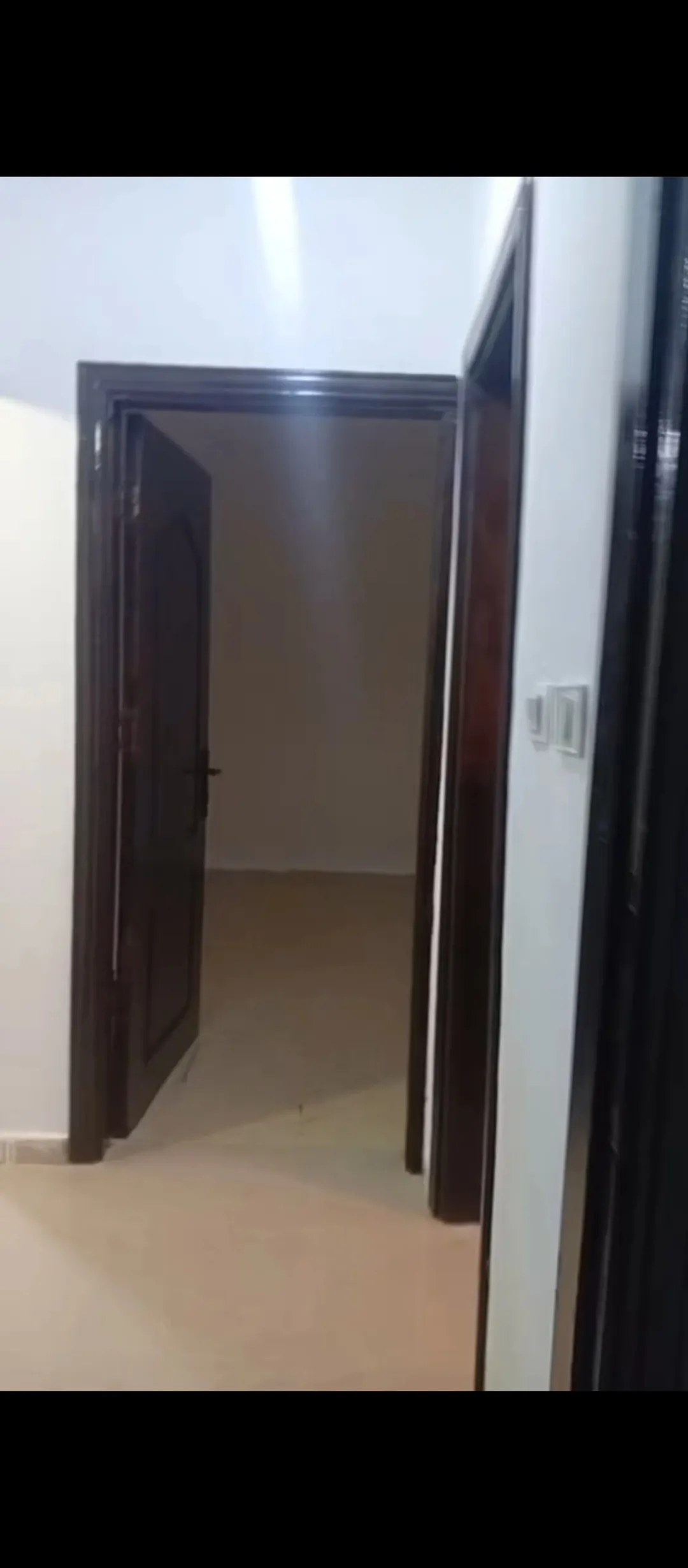 شقه للبيع بسعر مغري في اجمل مناطق في ضاحيه الاقصى بجانب جميع الخدمات 53000 .
