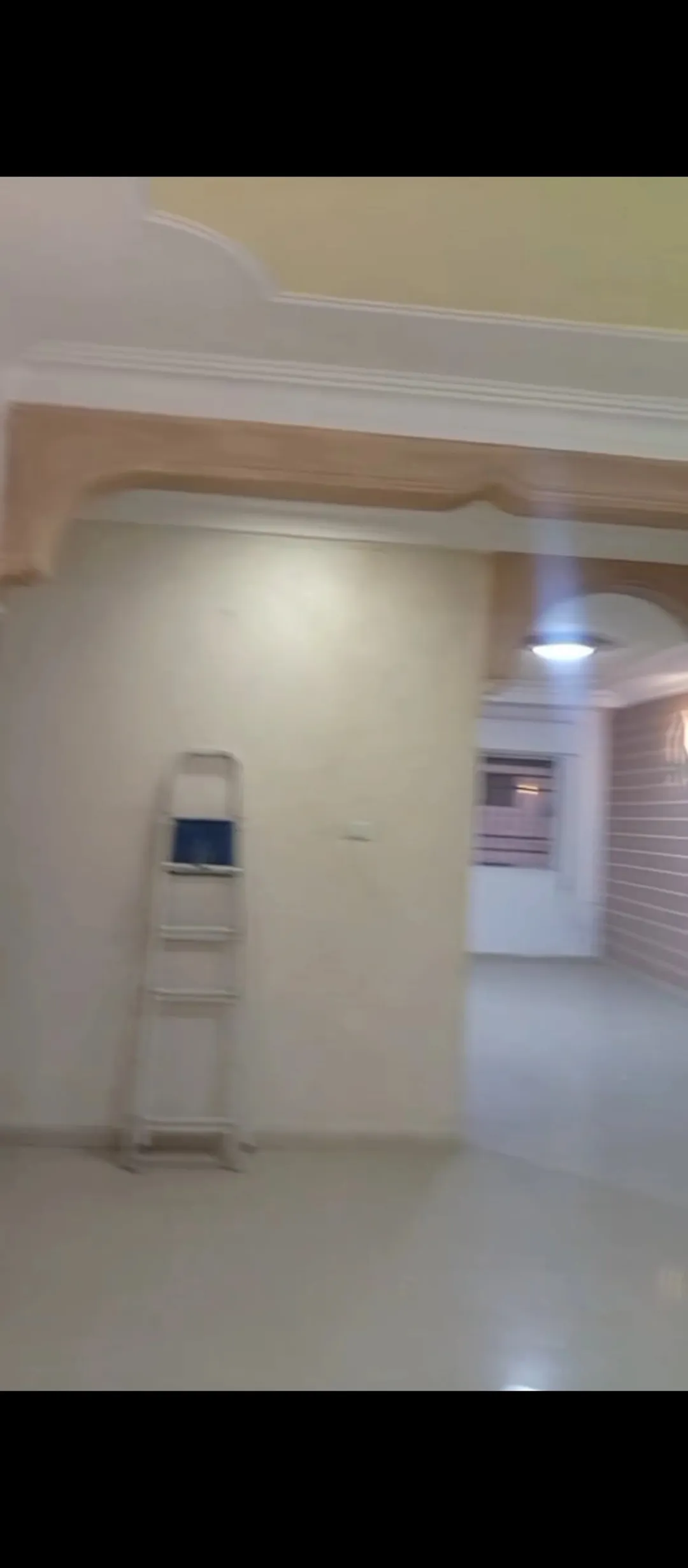 شقه للبيع بسعر مغري في اجمل مناطق في ضاحيه الاقصى بجانب جميع الخدمات 53000 .