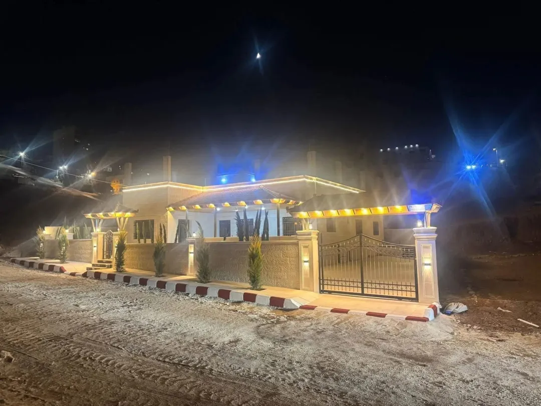 فيلا فاخرة للبيع في ضاحية المدينة المنورة – الزرقاء