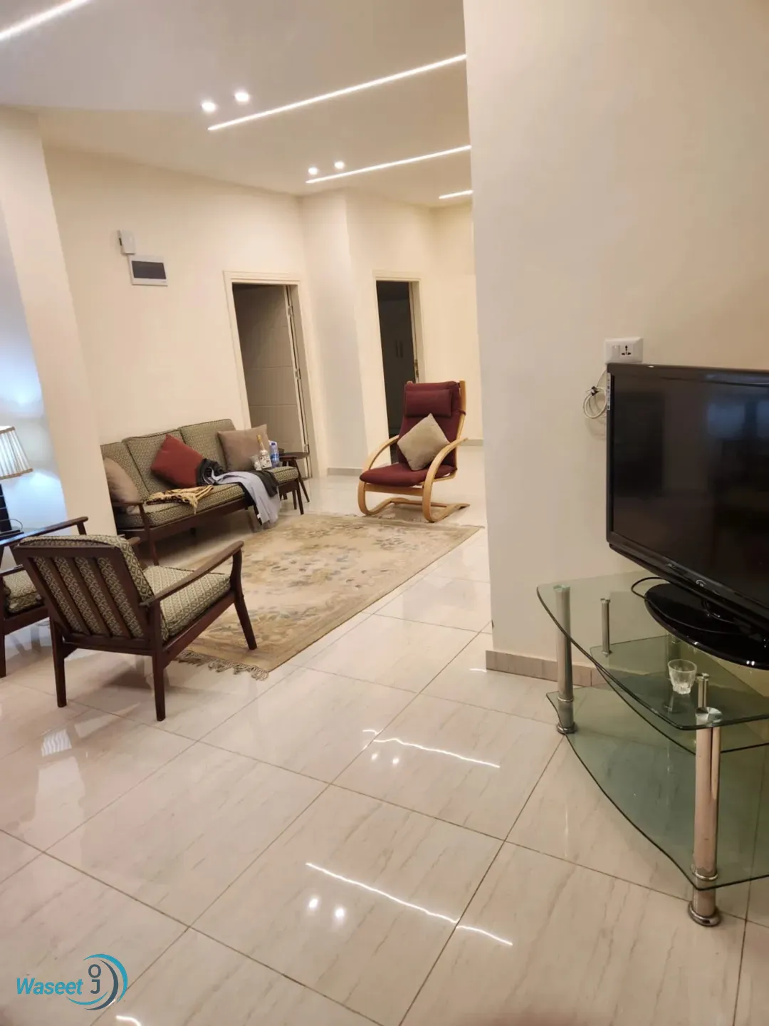 للبيع بيت مستقل شبة فيلا مفروش بالكامل