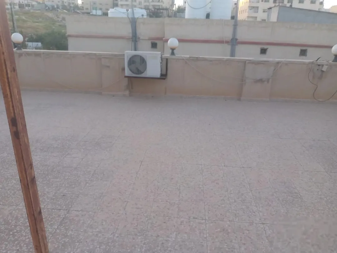 سطح 260م للبيع مع فرصة استثمار 3 طوابق وروف – جاهز للبناء – الزرقاء الجديدة
