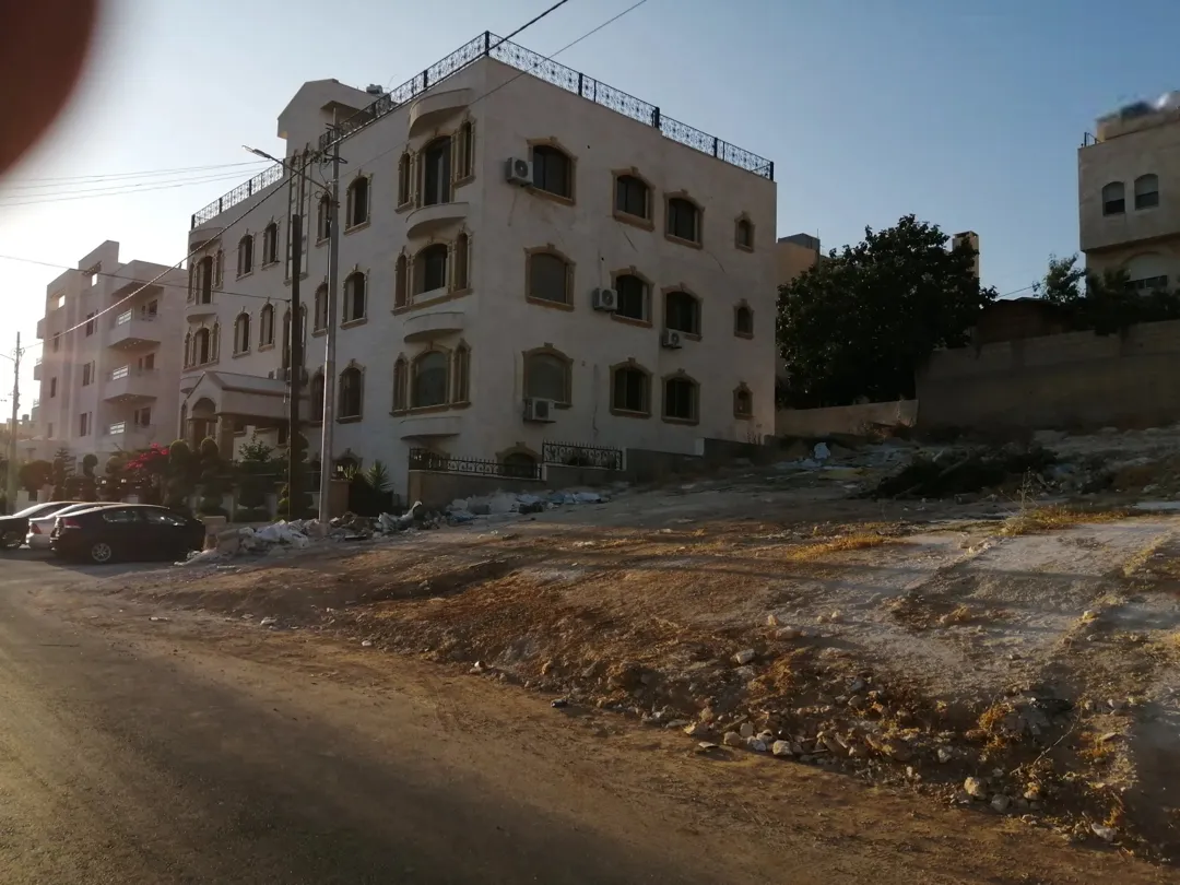 أرض سكنية استثنائية في موقع متميز بمرج الحمام