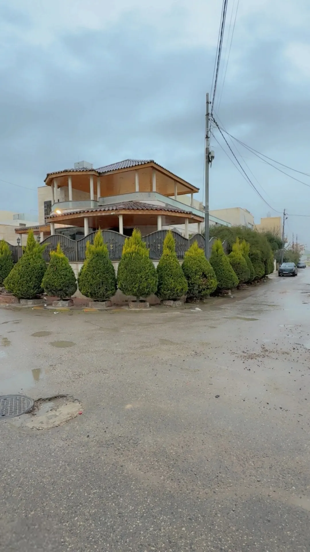 بيت مستقل شبه فيلا للبيع في سحاب بالقرب من مستشفى التوتنجي
