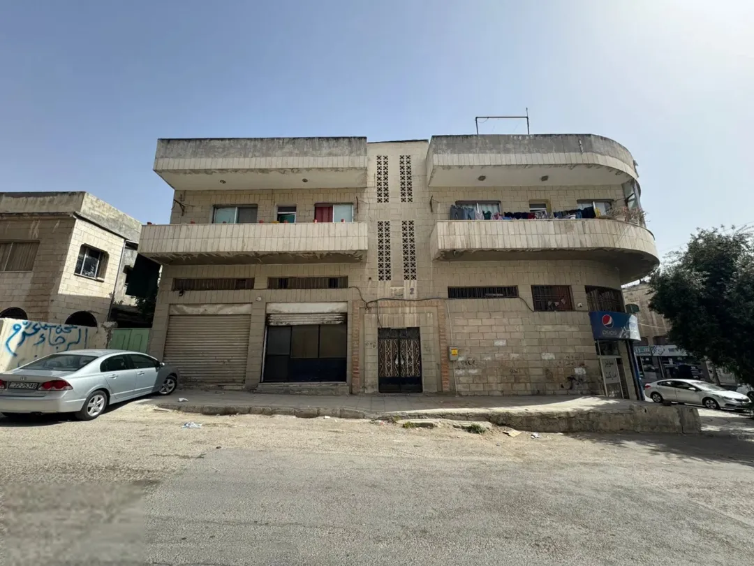 مجمع تجاري للبيع في القويسمة بالقرب من استاد الملك عبدالله الثاني