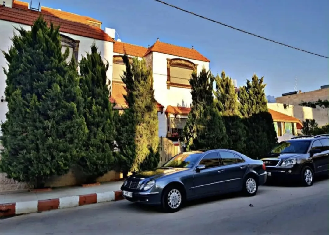 فيلا فاخرة للبيع في طبربور عمان