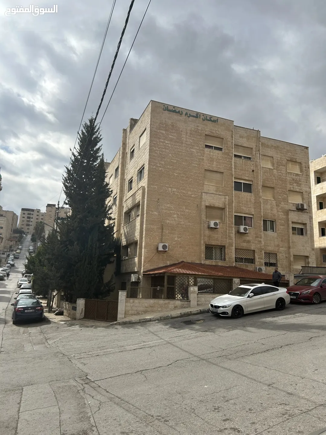 شقة مفروشة للبيع مقابل الجامعه الاردنيه ، 80 م ، ط3 ، مصعد ، كراج ، عماره السلام،