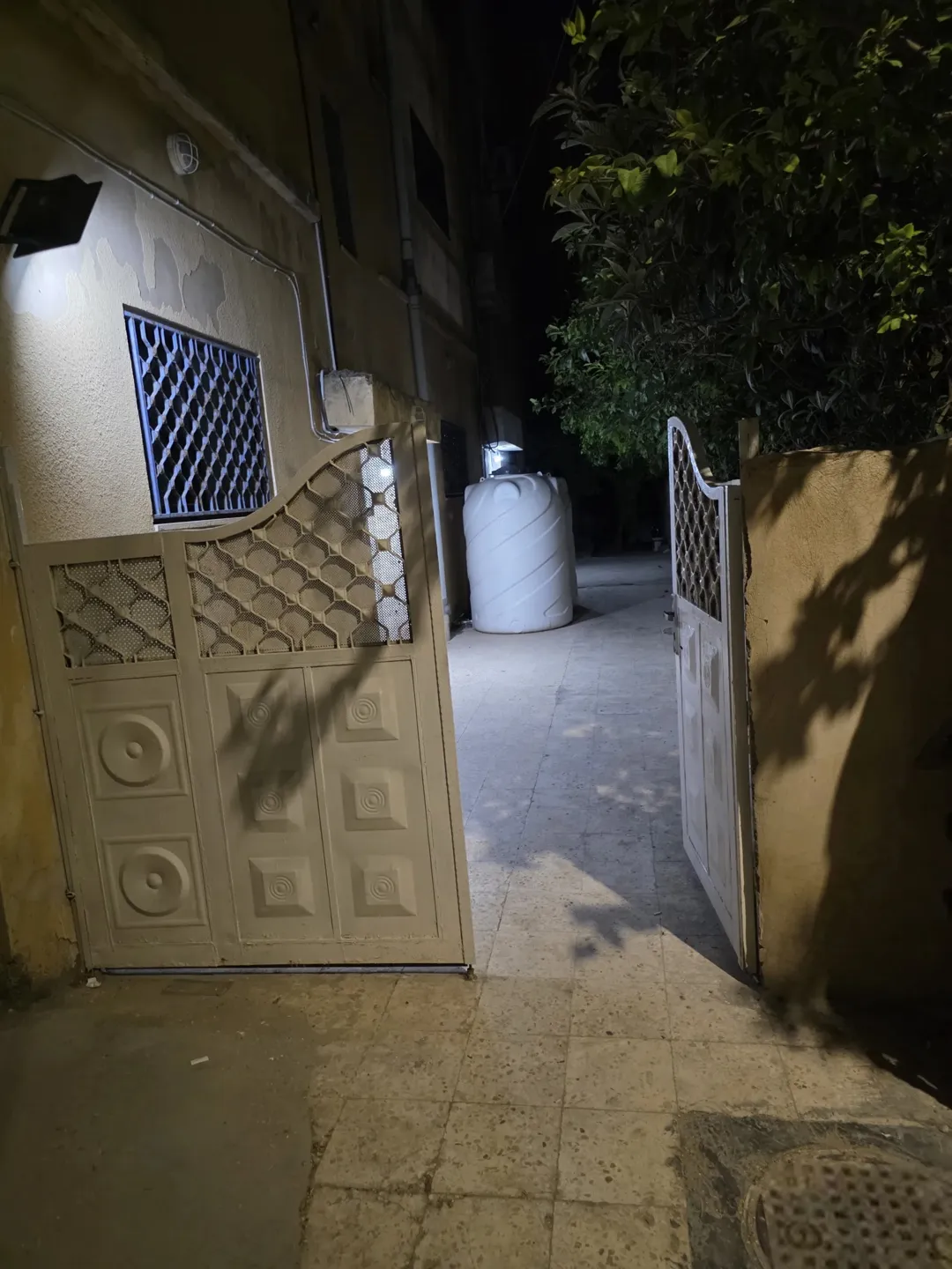 منزل مستقل مكون من طابقين للبيع في عين الباشا – حي خطاب
