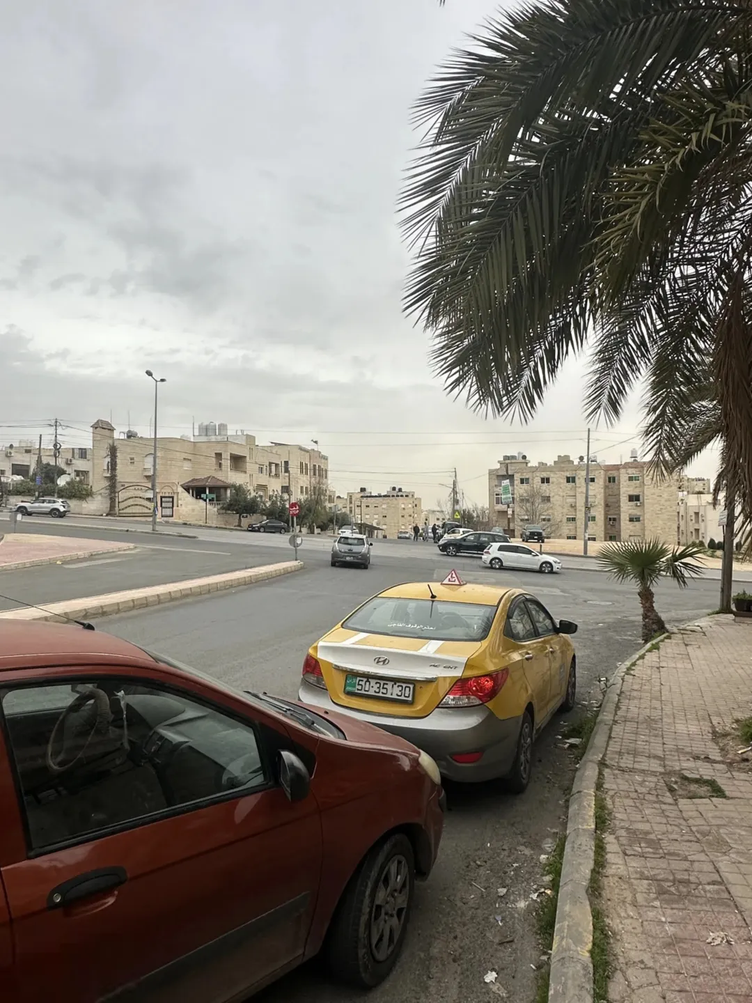 شقة مفروشة للبيع في الجبيهة قرب مدارس الابداع التربوي طابق ثاني سوبر ديلوكس بسعر مناسب
