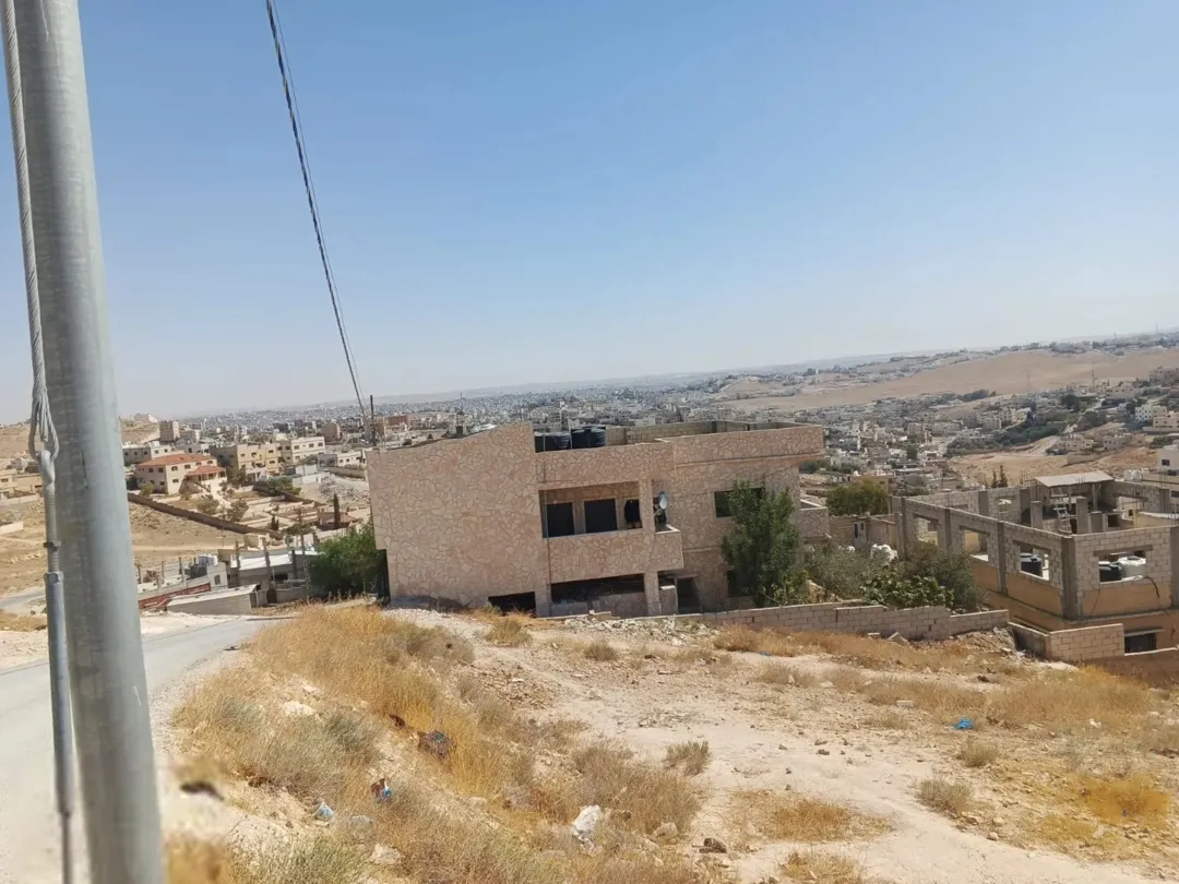 أرض سكنية مميزة للبيع في حي نصار – جريبا