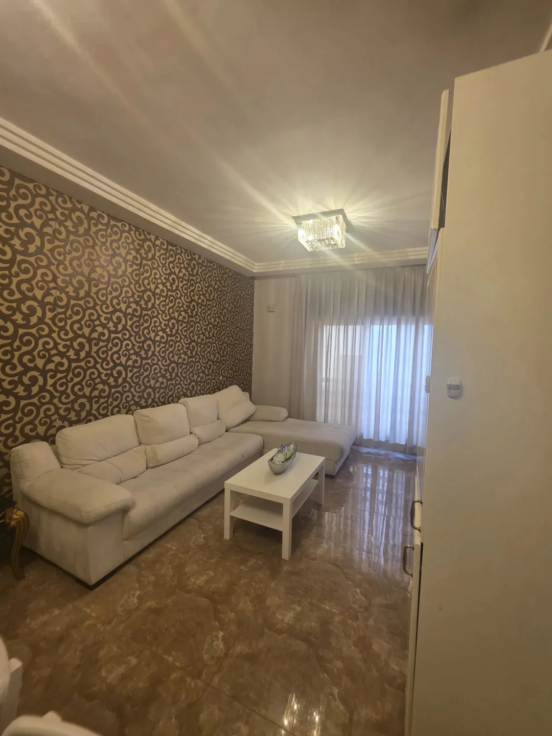 شقة مفروشة مميزة للبيع – فرصة للسكن والاستثمار