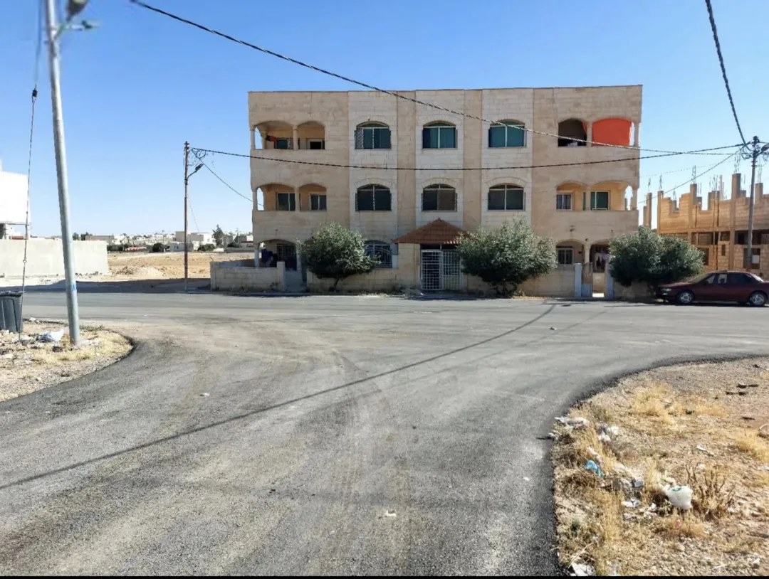للبيع عمارة فاخرة في المفرق