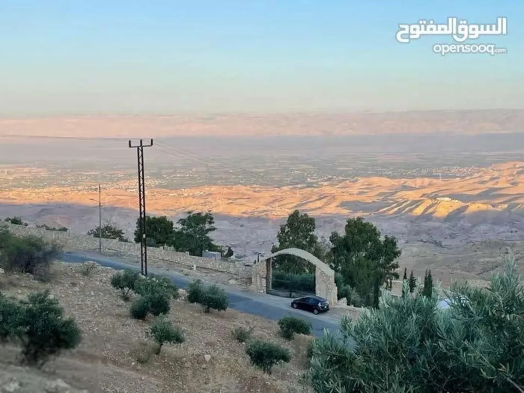 أرض سكنية للبيع في ناعور بإطلالة خلابة على البحر الميت
