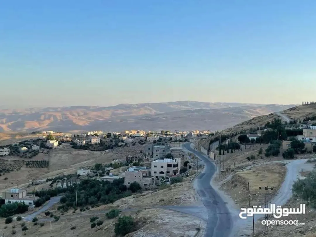 أرض سكنية للبيع في ناعور بإطلالة خلابة على البحر الميت
