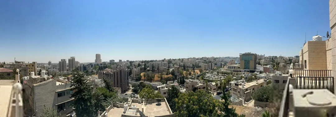 تم تخفيض السعر شقة في منطقة العبدلي مقابل البوليفارد طابق 3 روف مساحة البيت كبيرة جدا مع إطلالة مميز — صورة 4