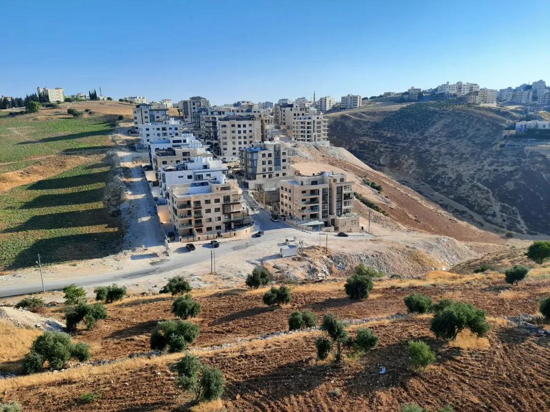 أرض سكنية للبيع في منطقة الظهير – عمان
