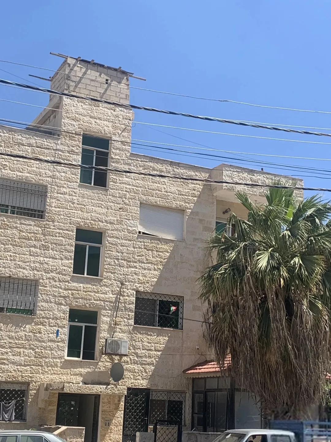 شقة مميزة للبيع في أبو نصير