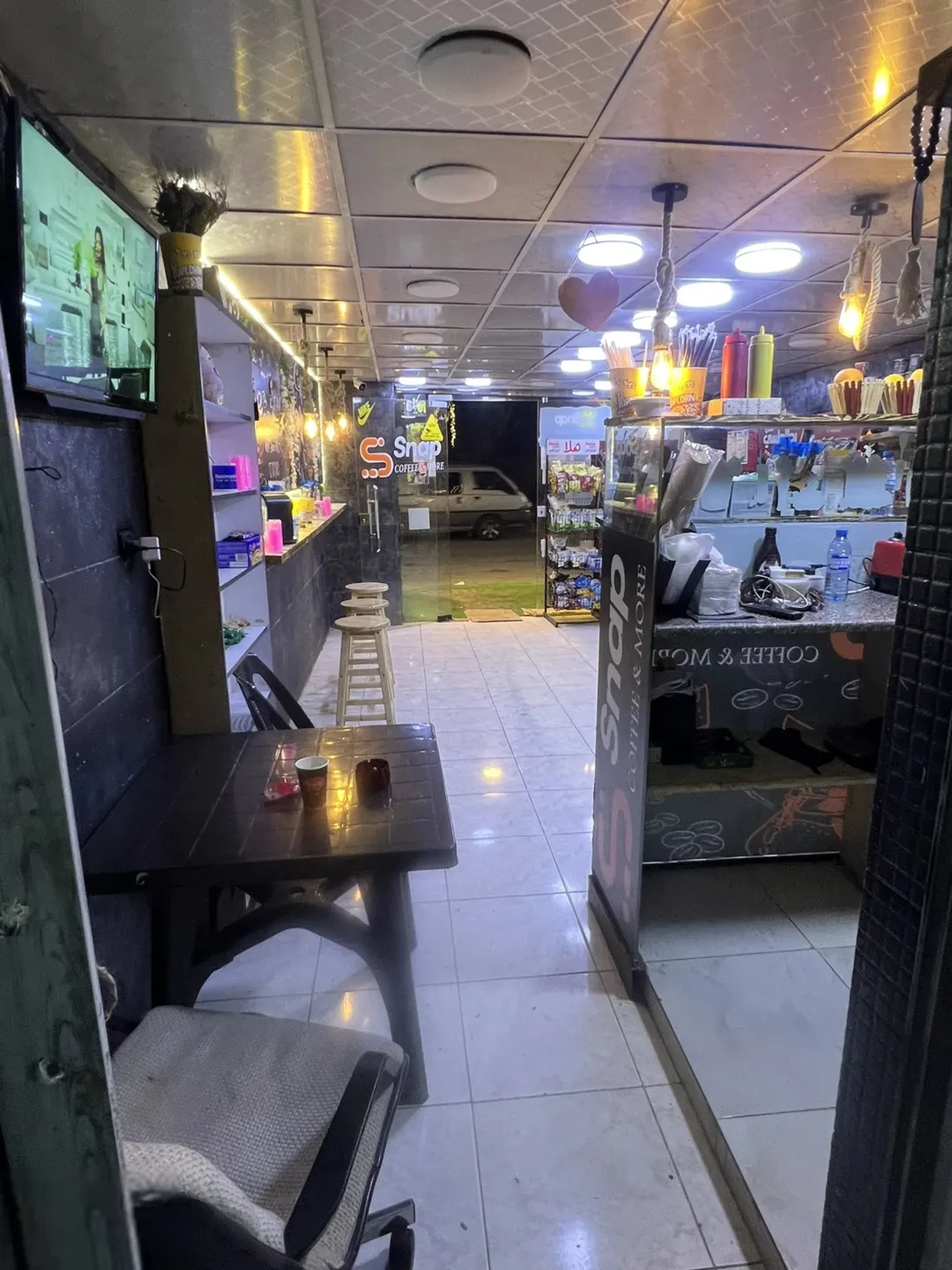 مقهى كامل جاهز ومكان مميز اقرأ الوصف تحت