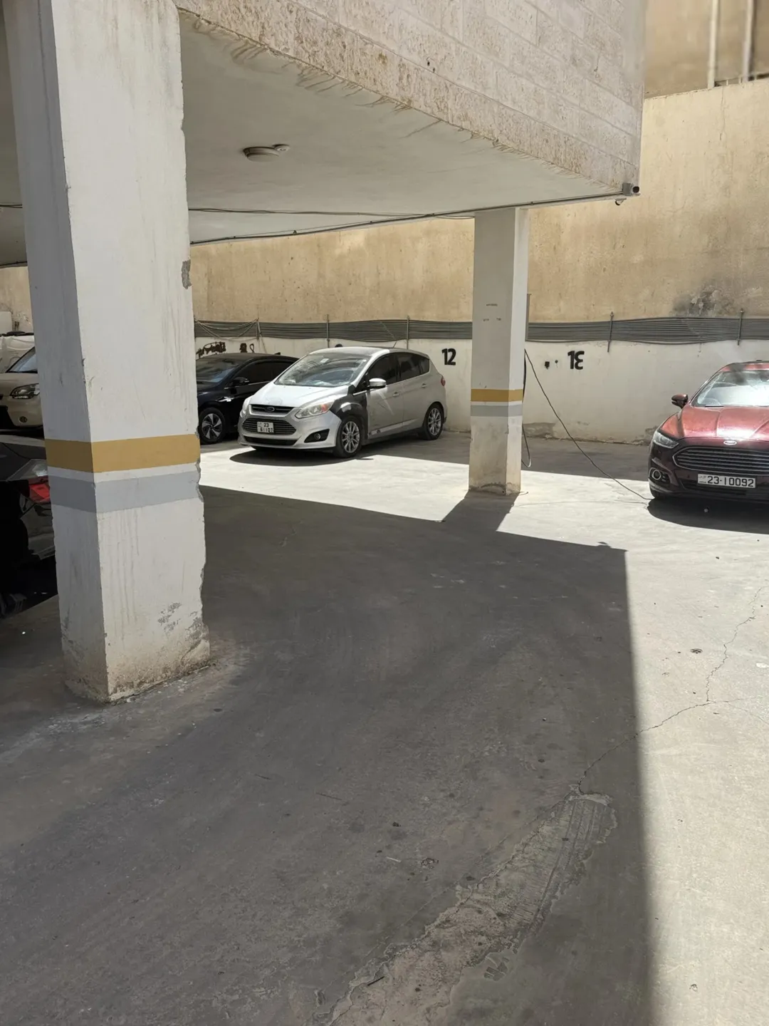 شقة للبيع في منطقة خلف بن العميد شارع البتراء
